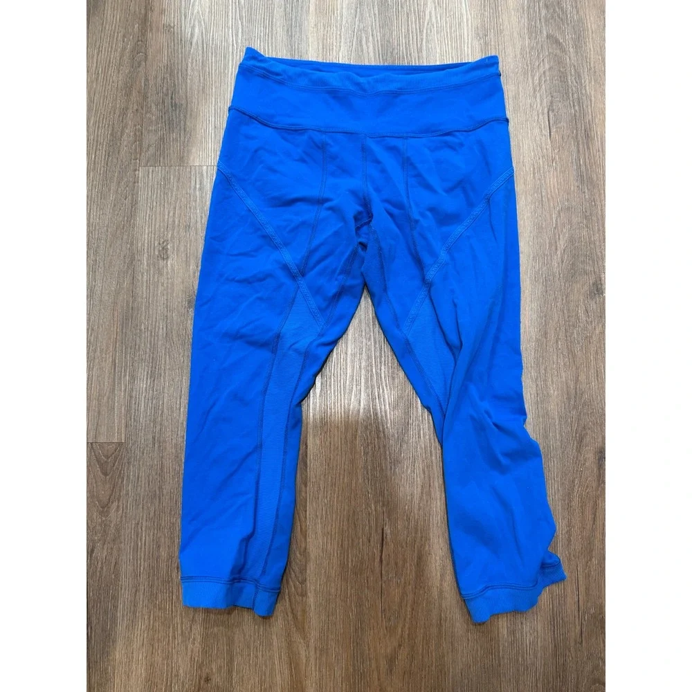 Lululemon Blue Crop Leggings‎ Women's Size 8 Athleisure Workout